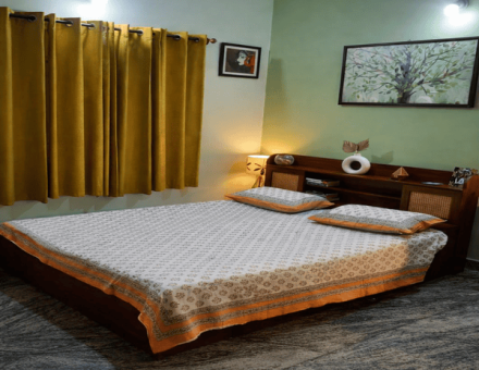 Cupple AC Room
